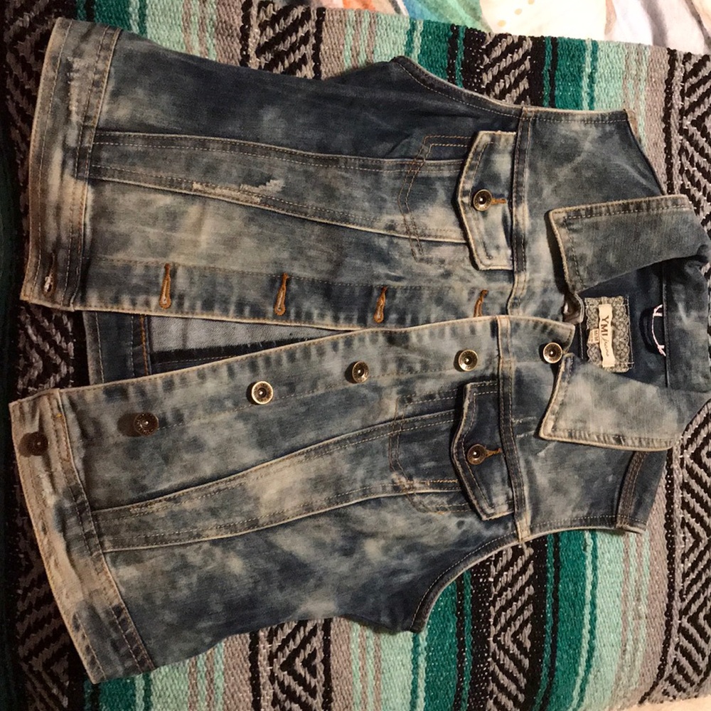 Vintage wash denim vest